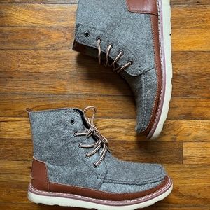TOMS Boots